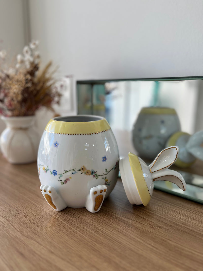Ovo de Páscoa de Porcelana