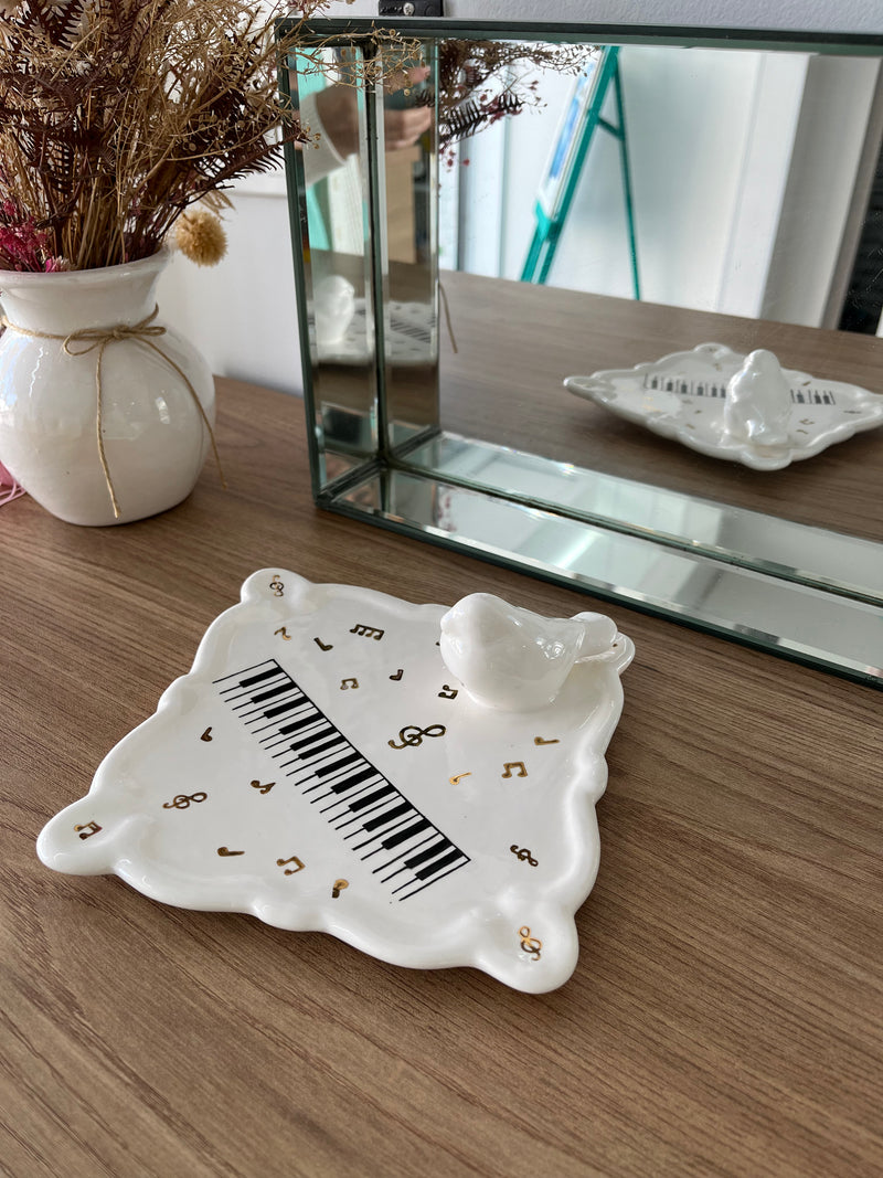 Pratinho de Pássaro com detalhes em Ouro